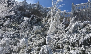 Trong đợt không khí lạnh này có thể có mưa tuyết trên các đỉnh núi ở Lào Cai và Lai Châu