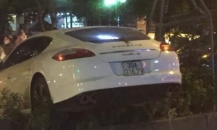 Nam tài xế điều khiển ôtô Porsche bị đột quỵ khi lái xe?