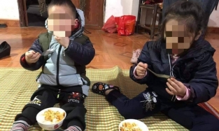 Vụ 2 đứa trẻ bị bỏ rơi trên đê sông Hồng: Xuất hiện người thân của các bé