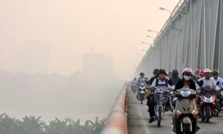 Thời tiết 23/1: Bắc Bộ buổi sáng sớm chìm trong sương mù, TPHCM có mưa rào