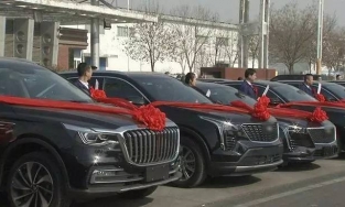 Nhân dịp Tết, sếp chi 54 tỷ đồng mua 40 ô tô tặng nhân viên làm quà 