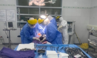 Quảng Ninh: Sản phụ mắc Covid-19, rau tiền đạo, thai lần 3 đã sinh mổ