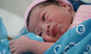 Những bé 'trâu vàng' chào đời vào thời khắc giao thừa năm Tân Sửu