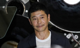 Tỷ phú Nhật Bản tìm bạn để bao trọn gói đi 'phượt' lên Mặt Trăng