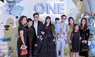 Sau ồn ào ly hôn, hai vợ của Minh Nhựa cùng tham dự lễ thôi nôi cháu ngoại