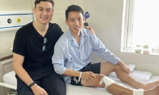 Vừa về Việt Nam, Văn Lâm làm việc đầu tiên là vào bệnh viện thăm Hùng Dũng