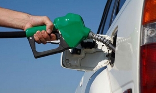 Nếu đổ phải xăng giả, chuyện gì sẽ xảy ra?