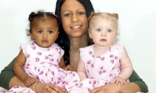 Chuyện sinh đôi khác cha như phim Hướng dương ngược nắng có thể xảy ra hay không?