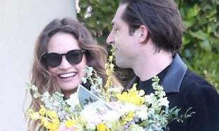 Sau scandal ngoại tình, Lily James hạnh phúc bên tình mới