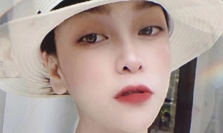 Sau 7 tháng 'mất tích', vợ đầu Minh Nhựa lần đầu tự đăng ảnh lên MXH, nhan sắc tuổi 39 khiến ai cũng ngỡ ngàng