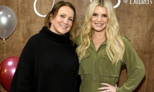 Bị miệt thị cơ thể, Jessica Simpson từng muốn sống ẩn dật 