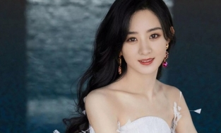 Khối tài sản khổng lồ của Triệu Lệ Dĩnh ở tuổi 33