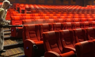 Từ chiều 3/5, sân khấu TP.HCM đóng cửa