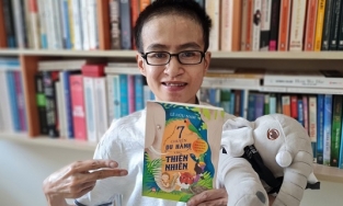 Tác giả 'Mật ngữ rừng xanh' qua đời ở tuổi 35, sau thời gian dài bệnh tim