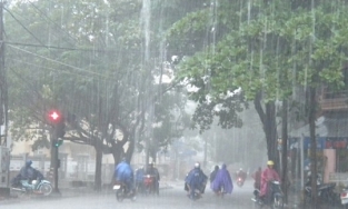 Thời tiết 5/5: Hà Nội hôm nay vài nơi có mưa, có nơi mưa to kèm dông