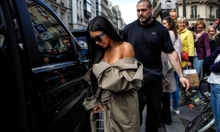 Ngôi sao truyền hình thực tế Kim Kardashian vướng vào vụ buôn lậu đồ cổ