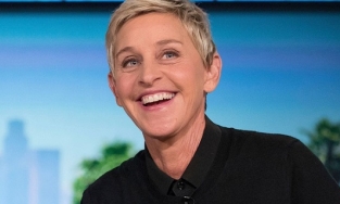 Sau khi chuyển đến sống với ngôi sao Friends Courteney Cox, MC Ellen DeGeneres phủ nhận hôn nhân rạn nứt 
