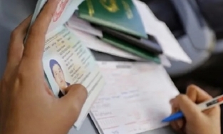 Bỏ lệ phí gia hạn hộ chiếu từ ngày 22/5