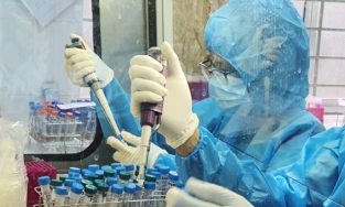 Thêm 2 ca dương tính nCoV ở Hà Nội: Nam bác sĩ Bệnh viện Phổi Trung ương và cụ ông ở Đan Phượng