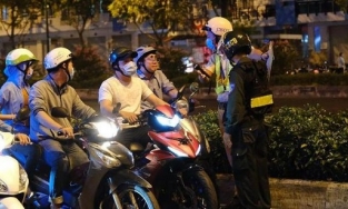 Người không đeo khẩu trang sẽ bị CSGT xử phạt