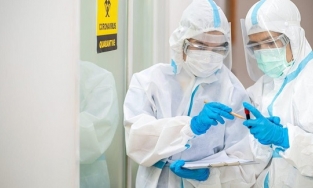 Hà Nội thêm 6 ca dương tính, 3 người trong gia đình nguyên Giám đốc Hacinco