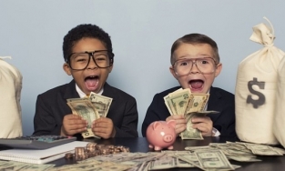 Con trai triệu phú tiết lộ bí quyết dạy con nằm gọn trong 'Quy tắc 1 giờ' của người giàu