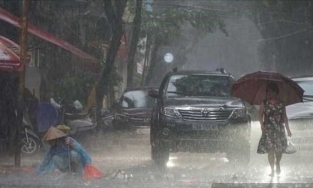 Rạng sáng mai 13/6, dự báo bão giật cấp 10 có thể vào vịnh Bắc Bộ