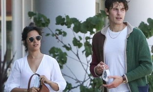 Shawn Mendes vẫn bảnh trai, còn Camila Cabello lại xuống sắc không phanh