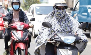 Hà Nội đón nắng nóng đỉnh điểm lên tới 40 độ C