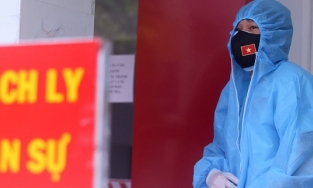 Nhiệt độ cơ thể cao hơn bình thường, tiền vệ tuyển Việt Nam khiến đồng đội lo lắng