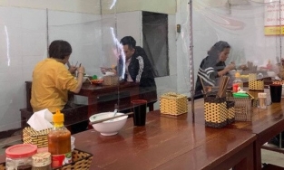 Vào tuần tới, Hà Nội có thể mở cửa quán ăn tại chỗ