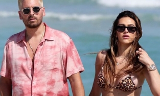 Chồng cũ Kourtney Kardashian chia sẻ lý do chỉ yêu bạn gái kém nhiều tuổi