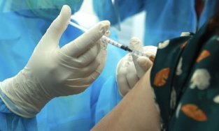 Bị sốt hay không sốt sau khi tiêm chủng thì tốt hơn?