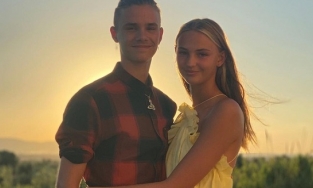 Con trai David Beckham và bạn gái người mẫu kỷ niệm hai năm yêu nhau