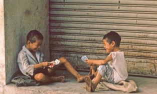 Tăng tiền ăn cho trẻ lang thang được bảo vệ khẩn cấp lên 60.000 đồng/ngày