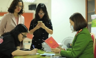 Công an thành phố Hà Nội dừng tiếp nhận hồ sơ đăng ký hộ khẩu