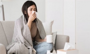 Mắc biến thể Delta có biểu hiện gì khác so với những dấu hiệu nhiễm chủng Covid-19 ban đầu?