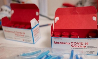 Những người không nên tiêm vaccine Moderna