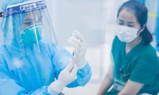 Quy định sàng lọc trước tiêm vaccine Covid-19 mới: Bầu dưới 13t không tiêm 