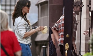 Jennifer Garner để mặt mộc đi chơi cùng bạn trai CEO John Miller ở New York