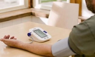 Top 5 máy đo huyết áp loại nào tốt cho gia đình?