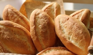 1 ổ bánh mì bao nhiêu calo? Thời gian thích hợp để ăn bánh mì? 