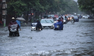 Bão Conson dự kiến sẽ đổ bộ vào sáng mai, 40 huyện miền Trung có nguy cơ ngập lụt