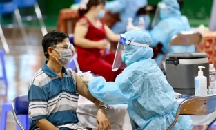 Về quê trước thời điểm Hà Nội giãn cách, lỡ lịch tiêm vaccine Covid-19 có được tiêm bù không?