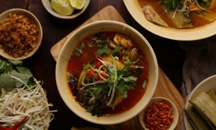 1 tô bánh canh bao nhiêu calo? Ăn bánh canh có béo không?