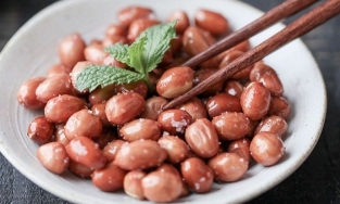 Đậu phộng bao nhiêu calo? Ăn đậu phộng có béo không?