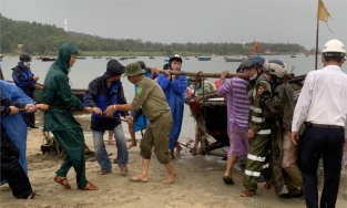 Dự kiến sơ tán gần 300.000 người dân ở miền Trung để tránh mưa lũ