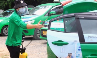 Hà Nội: Đề xuất xe buýt, taxi, xe công nghệ được hoạt động trở lại