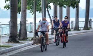 Từ 14/10, nhà hàng, quán cà phê, công viên Hà Nội được mở cửa trở lại