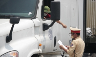 Những địa phương nào đã bỏ yêu cầu giấy xét nghiệm khi ra vào tỉnh?